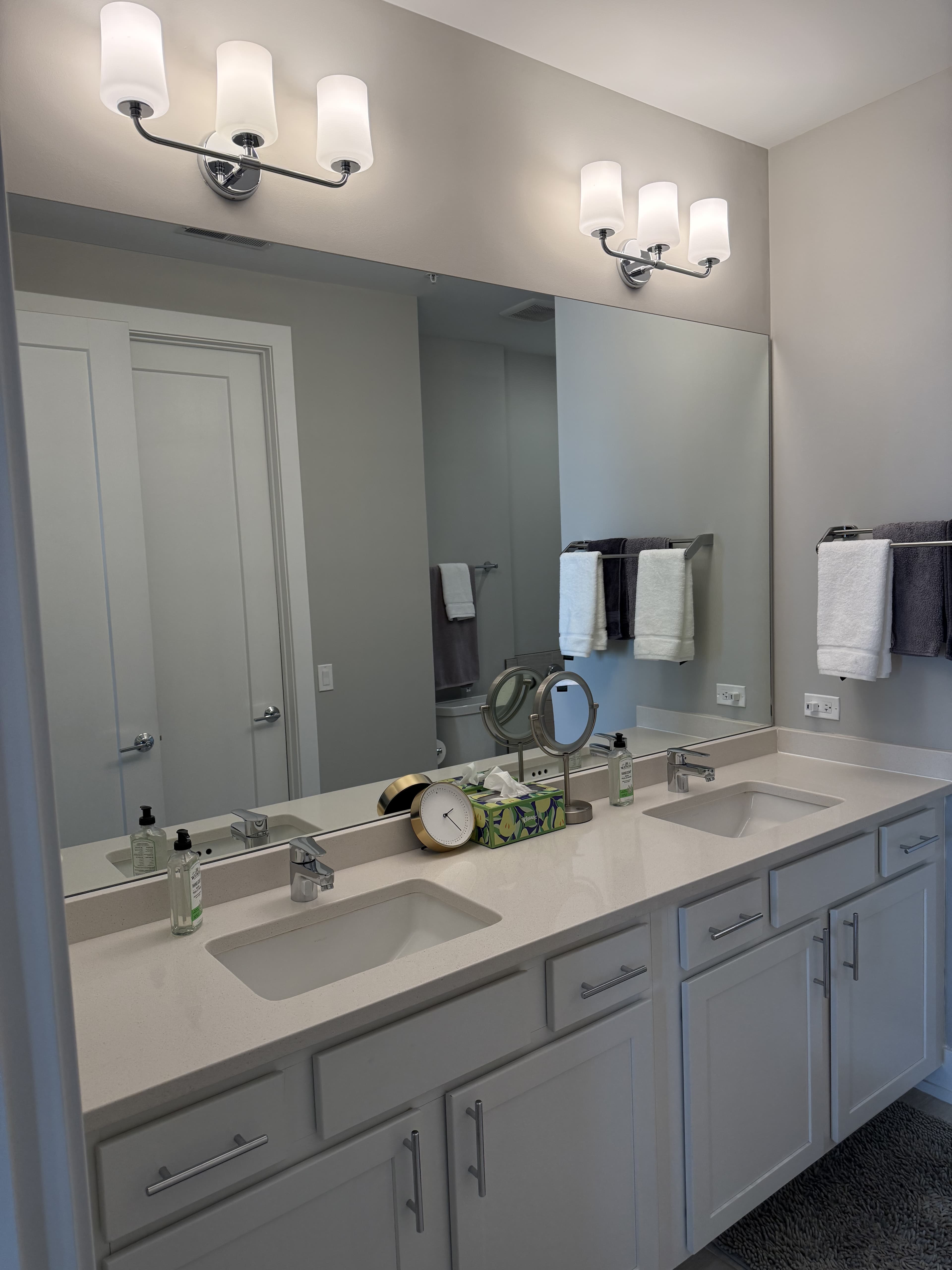 Double vanity bathroom cleaned and polished by DSM Cleaning Solutions in Naperville IL