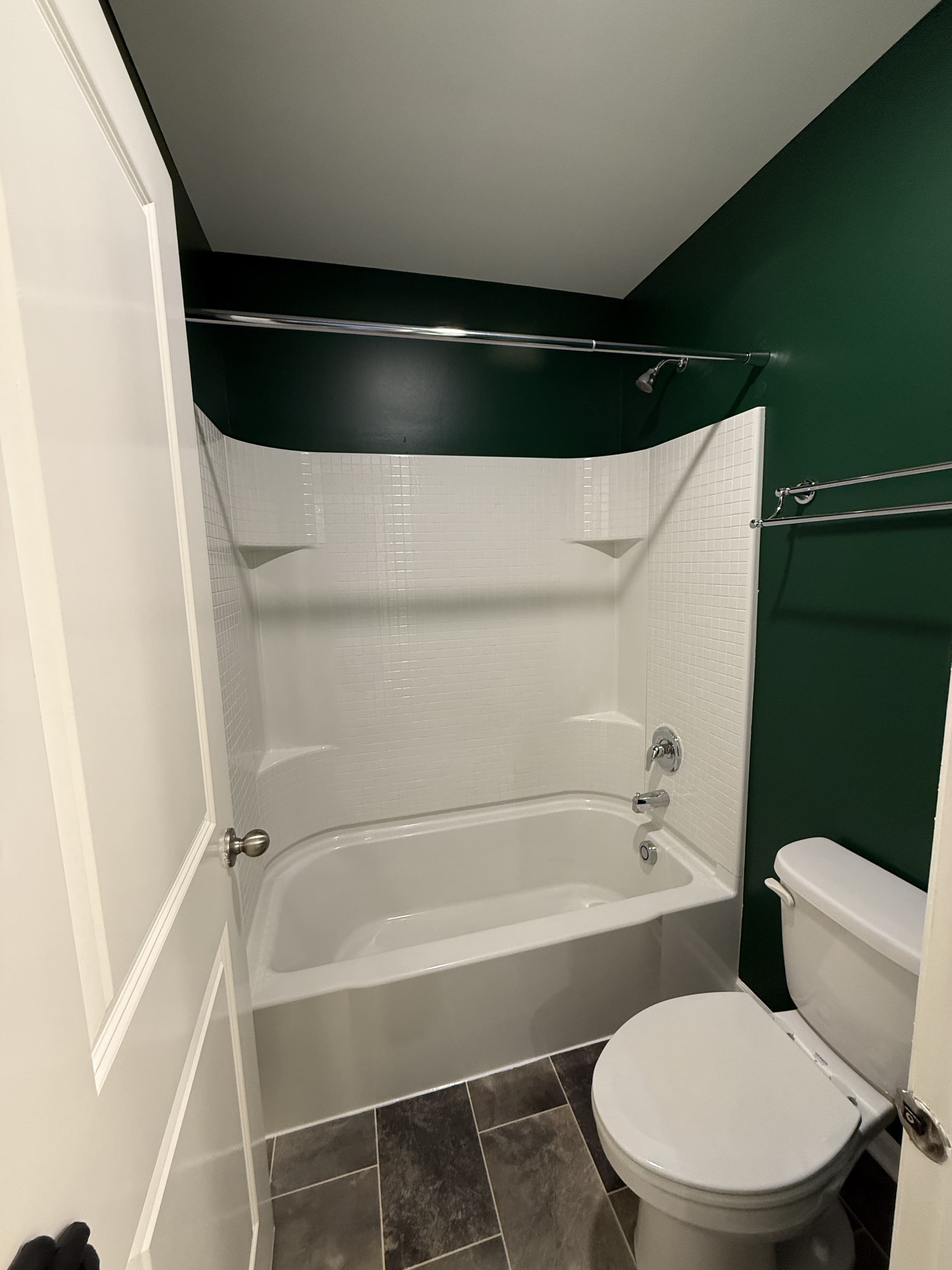 Bathtub and shower deep cleaned by DSM Cleaning Solutions in Plainfield IL
